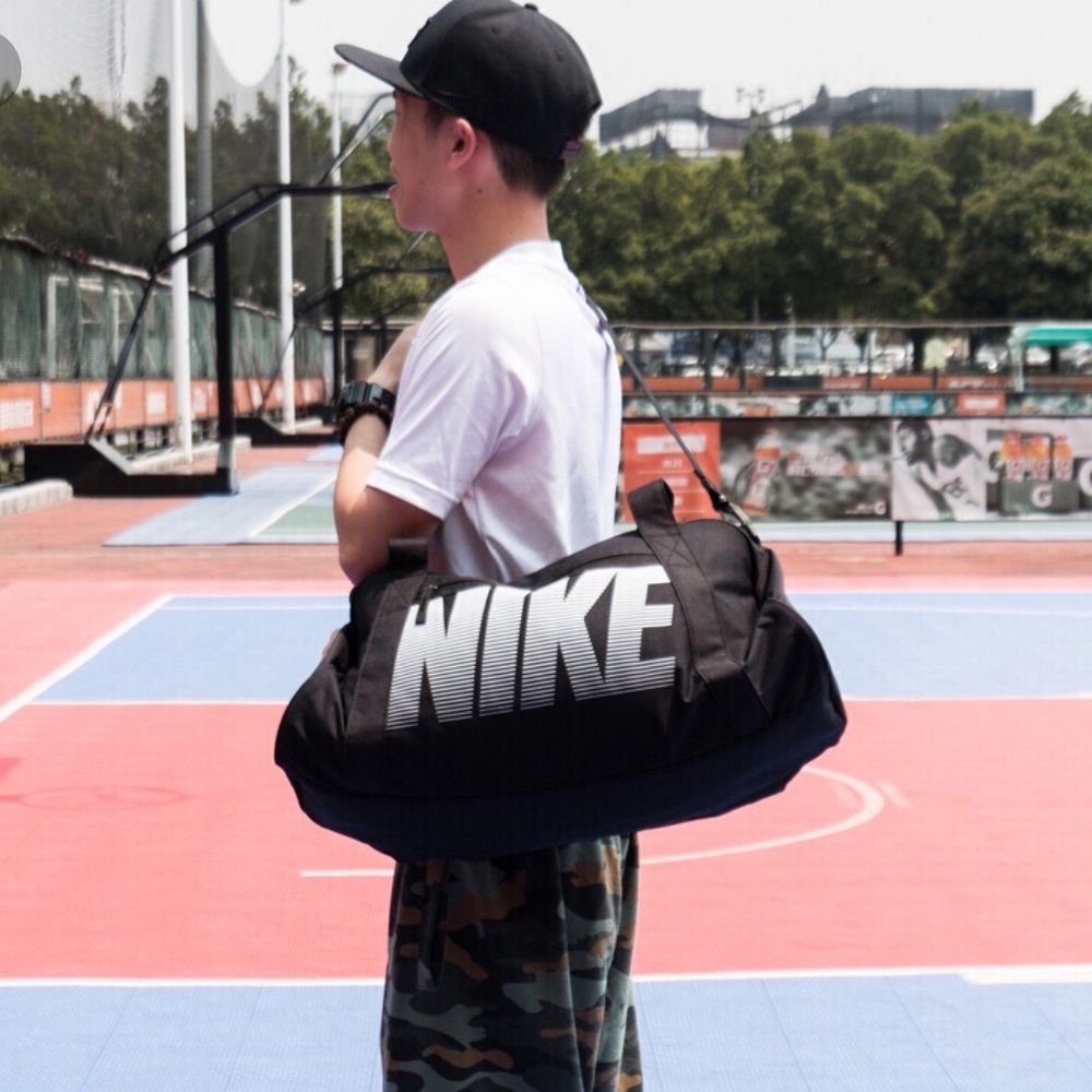 NWT Nike Gym Club Bag 1831 Black Unisex AUTHENIC - Picture 2 of 8